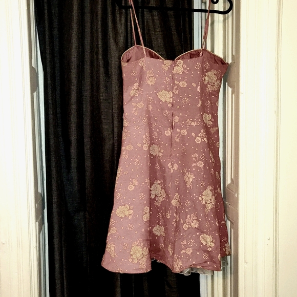 Spaghetti Straps Coral and White 🤍 Floral Sundress 🌷🏵️🌼💮 - Picture 5 of 16